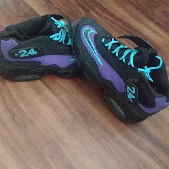 Nike Shoes - Griffeys(nike)